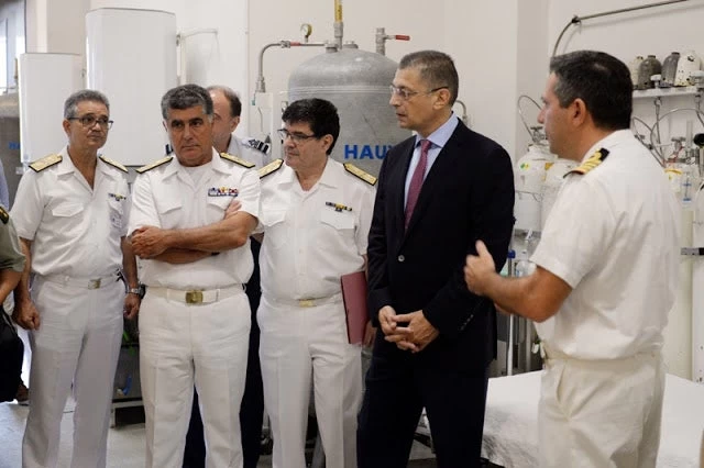 Στεφανής: «Σκληρή εκπαίδευση…» – Επίσκεψη υφυπουργού στο Γενικό Νοσοκομείο Αεροπορίας (εικόνες)